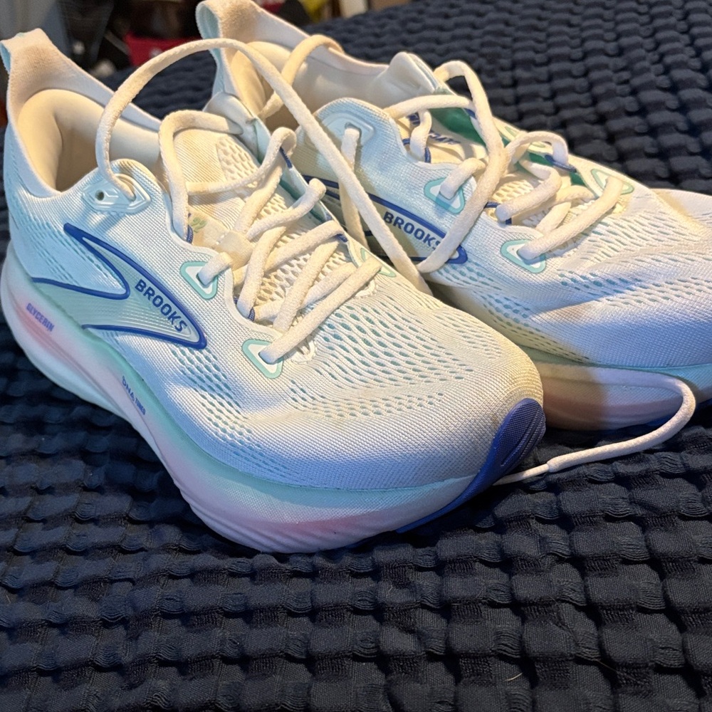 Brooks Women's White and Blue Athletic Shoes